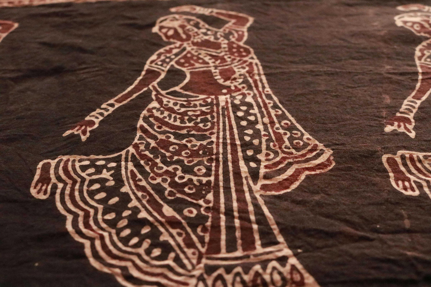 Dancing Girl- Natural Dye Table Cloth With 8 Napkins Set - Ethimaart