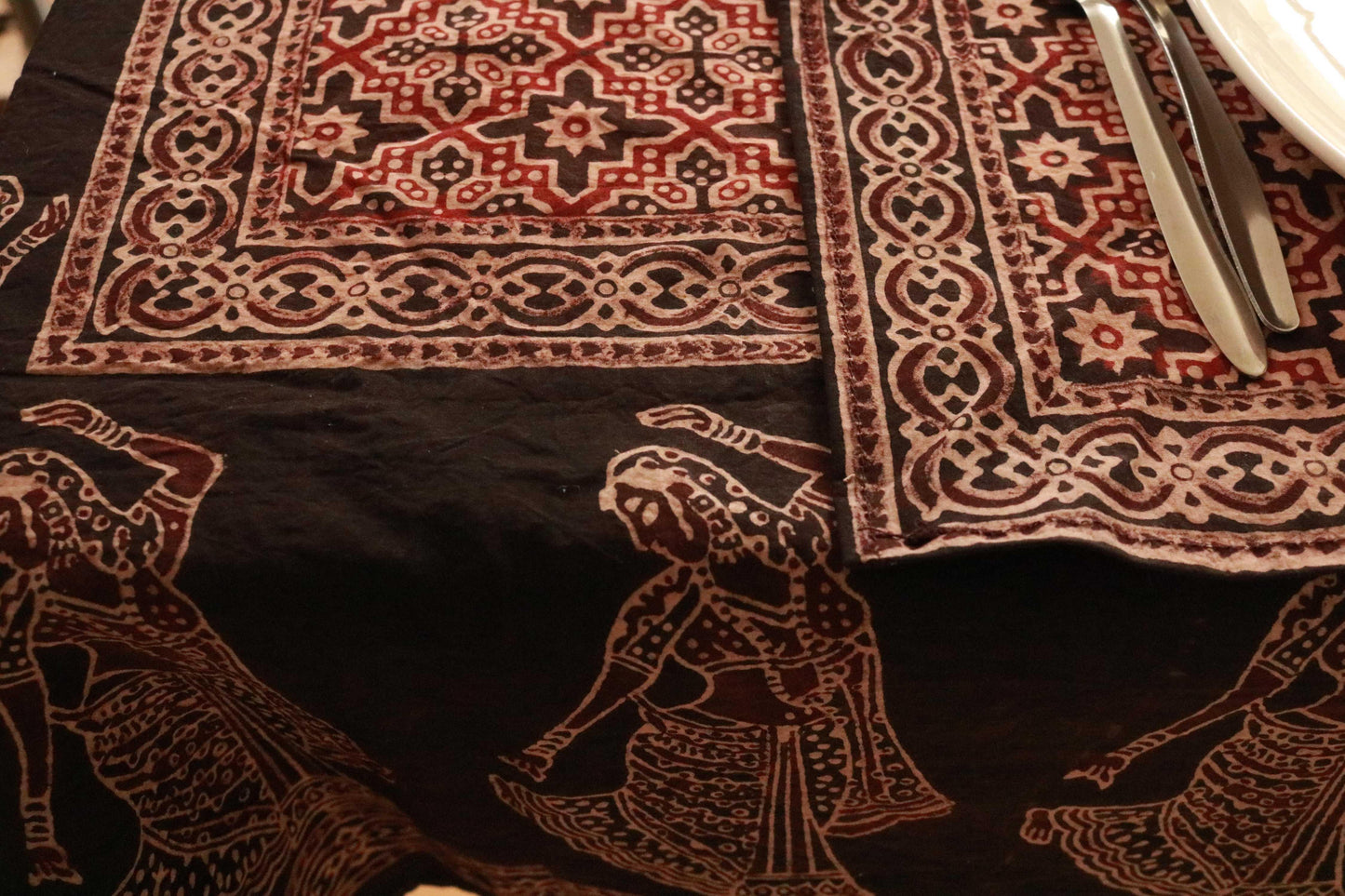 Dancing Girl- Natural Dye Table Cloth With 8 Napkins Set - Ethimaart