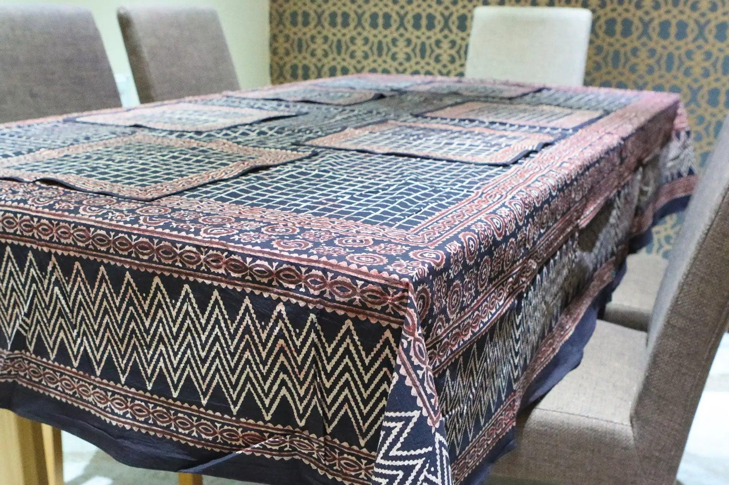 Chevron Natural Dye Table Cloth With 8 Napkins Set - Ethimaart