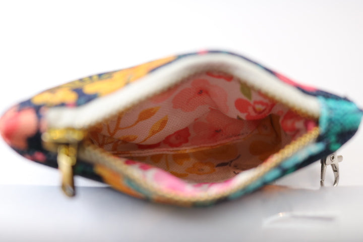 Small Daisy Floral Coin Pouch With Clasp