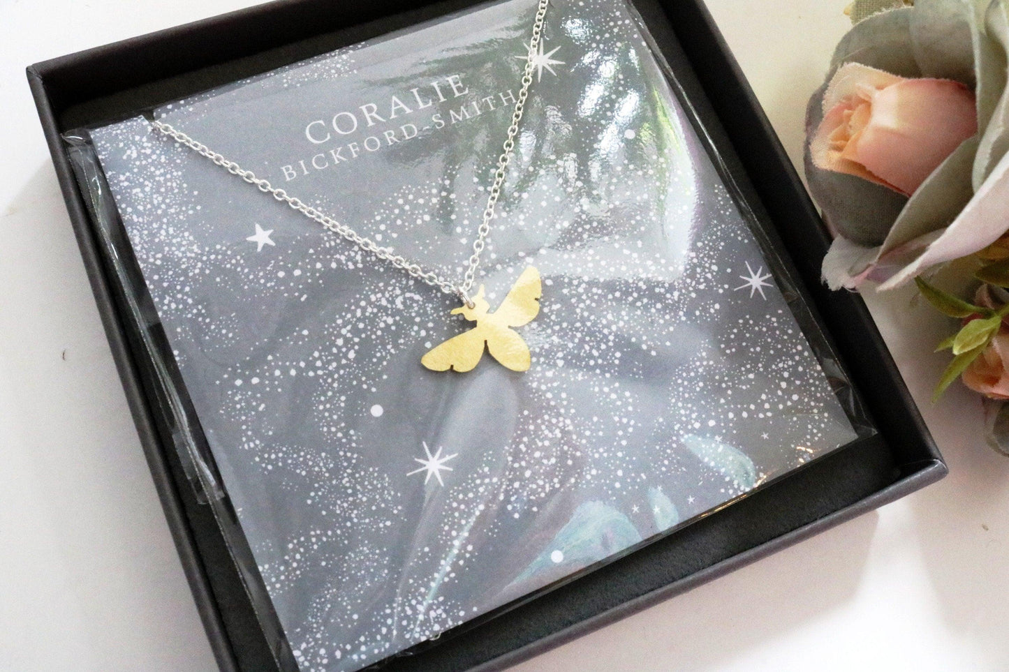 Beautiful Bee Pendant Ethimaart
