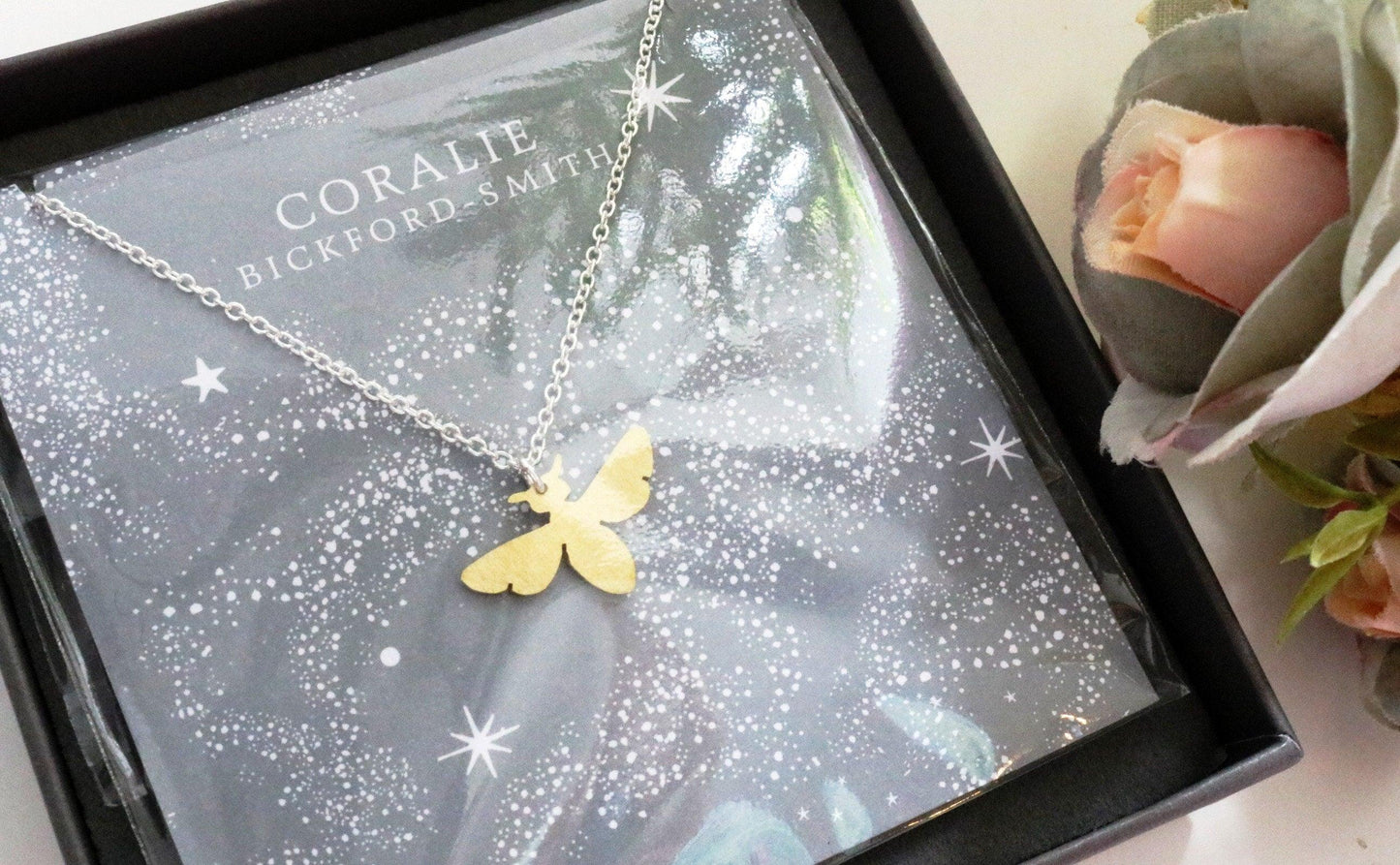 Beautiful Bee Pendant Ethimaart