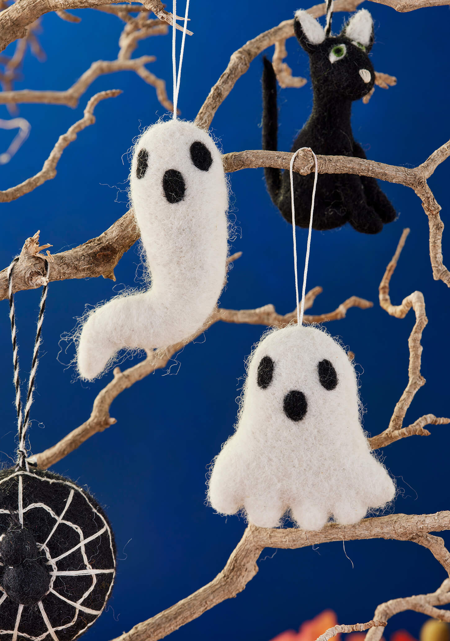 Set Of 2 Felt Halloween Ghost Decoration