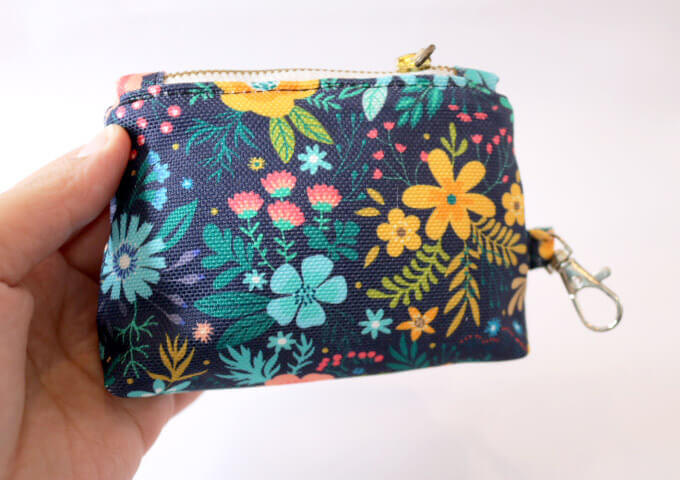 Small Daisy Floral Coin Pouch With Clasp